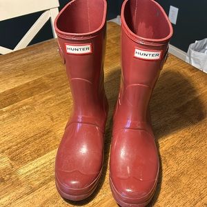 Hunter Rainboots US 9 Military Red. Used good condition.